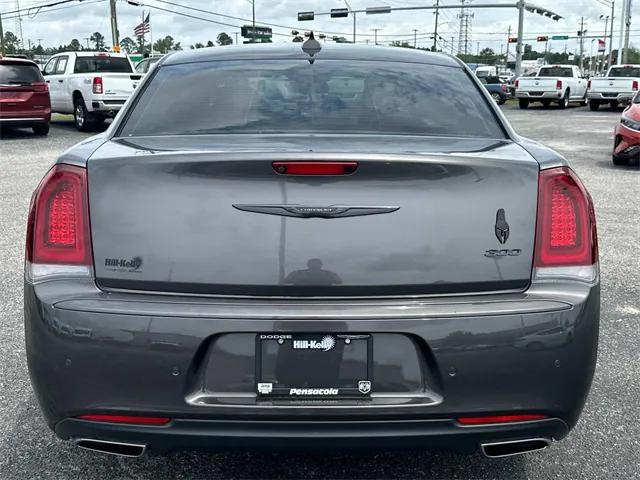2022 Chrysler 300 Touring L
