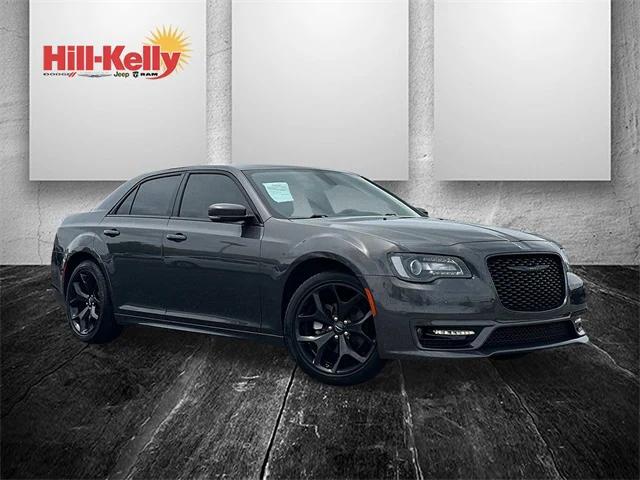 2022 Chrysler 300 Touring L