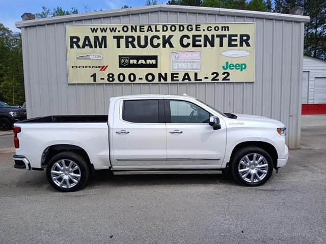 2022 Chevrolet Silverado 1500 4WD Crew Cab Short Bed High Country