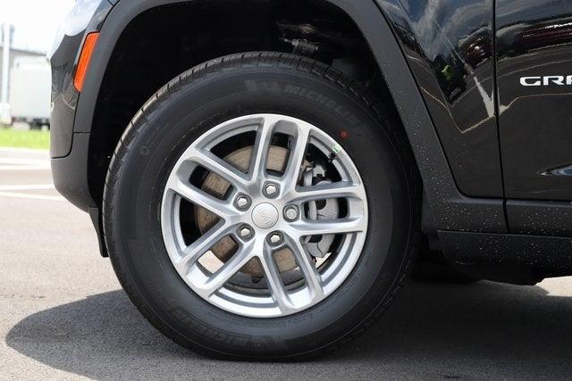 2025 Jeep Grand Cherokee GRAND CHEROKEE LAREDO X 4X4