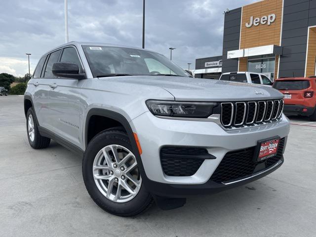 2025 Jeep Grand Cherokee GRAND CHEROKEE LAREDO X 4X2