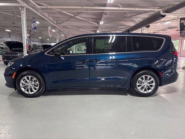 2025 Chrysler Pacifica PACIFICA SELECT AWD