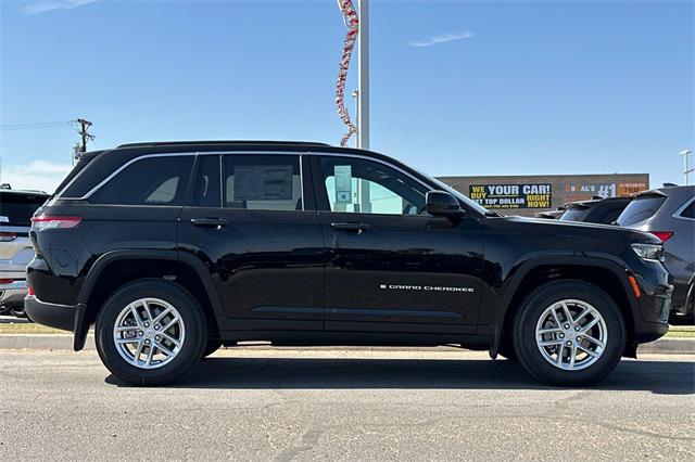 2025 Jeep Grand Cherokee GRAND CHEROKEE LAREDO X 4X2