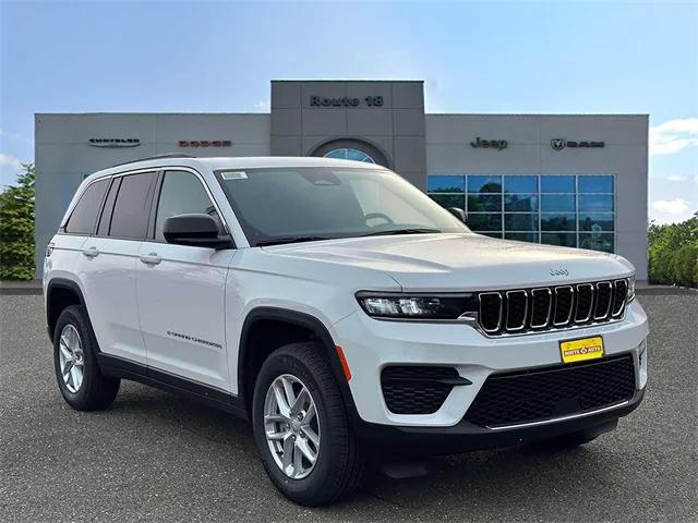 2025 Jeep Grand Cherokee GRAND CHEROKEE LAREDO X 4X4