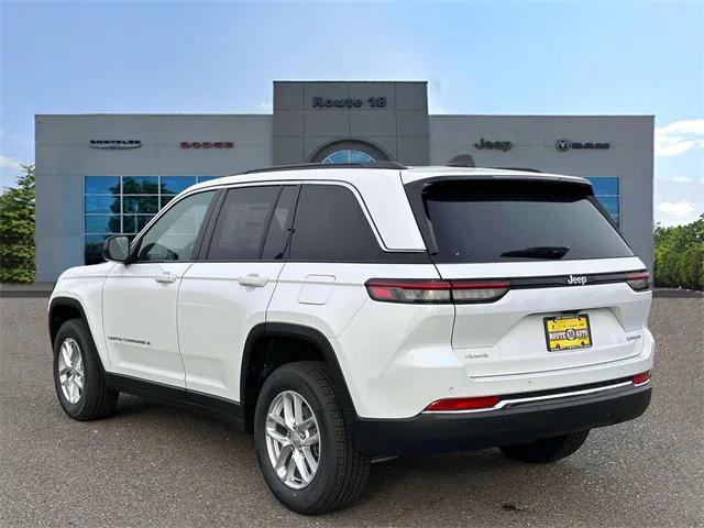 2025 Jeep Grand Cherokee GRAND CHEROKEE LAREDO X 4X4