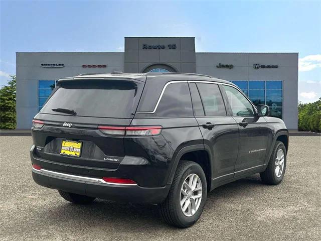 2025 Jeep Grand Cherokee GRAND CHEROKEE LAREDO X 4X4