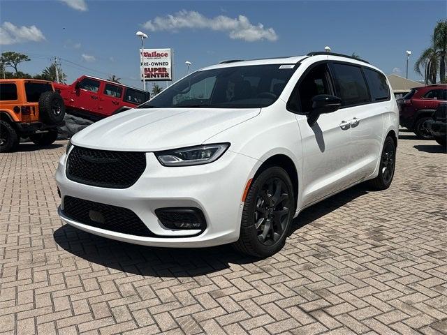 2025 Chrysler Pacifica PACIFICA LIMITED