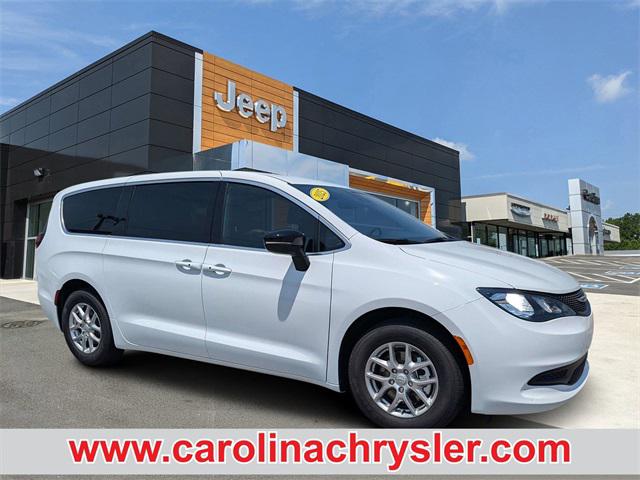 2025 Chrysler Voyager VOYAGER LX