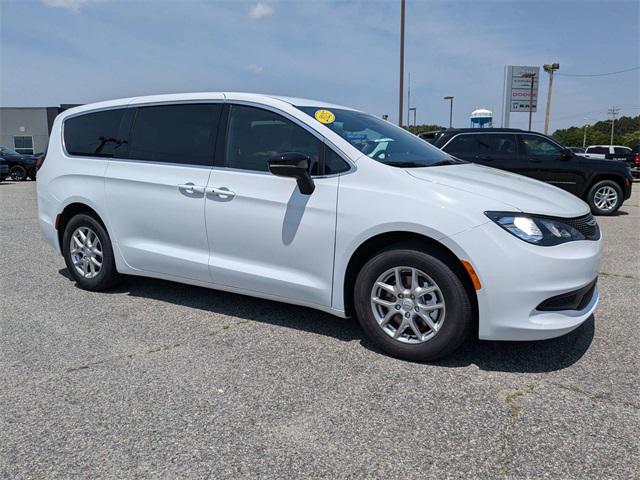 2025 Chrysler Voyager VOYAGER LX