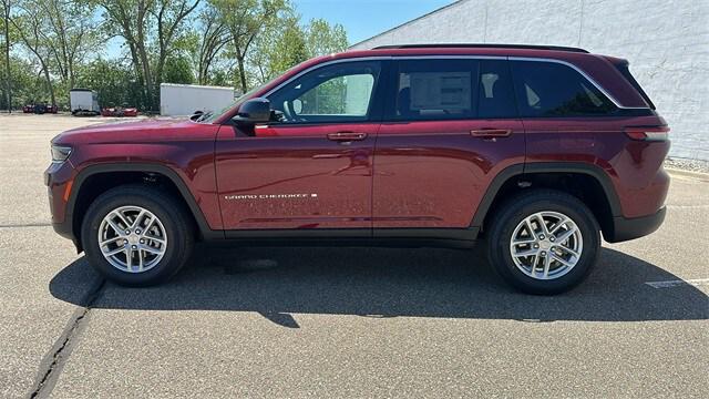 2025 Jeep Grand Cherokee GRAND CHEROKEE LAREDO X 4X4