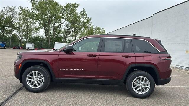 2025 Jeep Grand Cherokee GRAND CHEROKEE LAREDO X 4X4