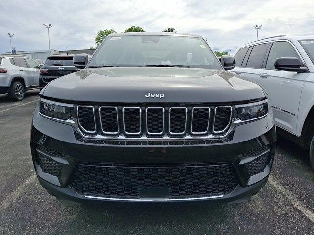 2025 Jeep Grand Cherokee GRAND CHEROKEE LAREDO X 4X4