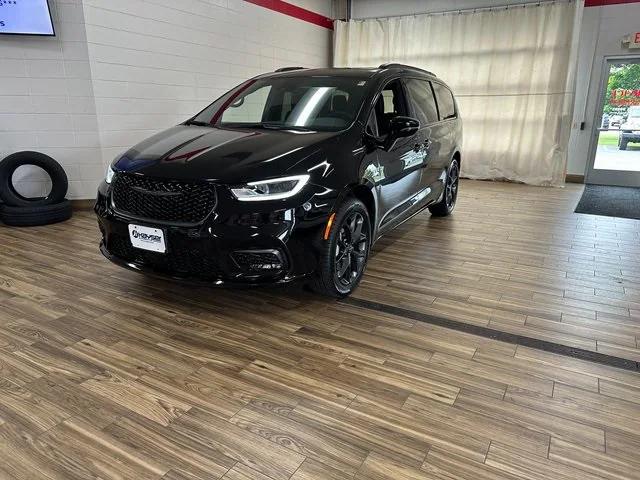 2025 Chrysler Pacifica PACIFICA LIMITED AWD