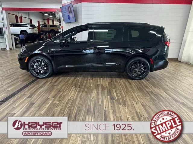 2025 Chrysler Pacifica PACIFICA LIMITED AWD