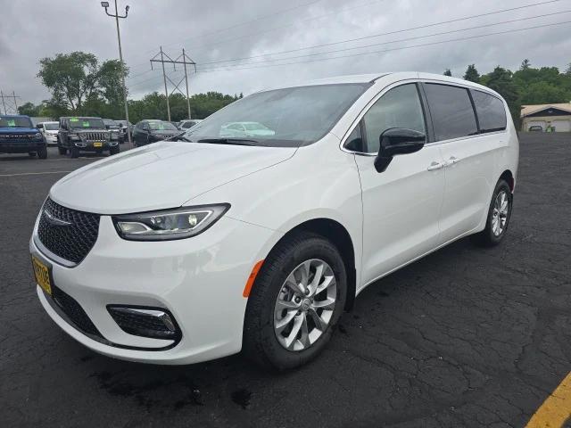 2025 Chrysler Pacifica PACIFICA SELECT AWD