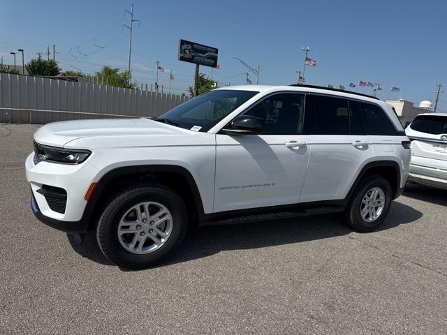2025 Jeep Grand Cherokee GRAND CHEROKEE LAREDO 4X2