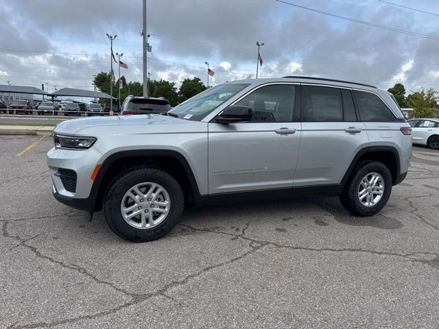 2025 Jeep Grand Cherokee GRAND CHEROKEE LAREDO 4X2