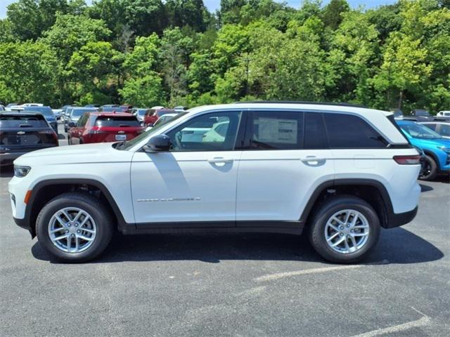 2025 Jeep Grand Cherokee GRAND CHEROKEE LAREDO X 4X4