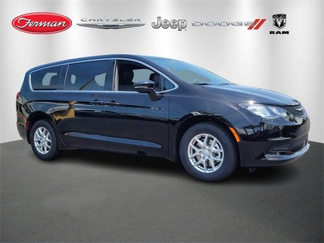 2025 Chrysler Voyager VOYAGER LX