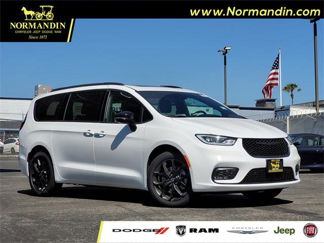 2025 Chrysler Pacifica PACIFICA LIMITED AWD