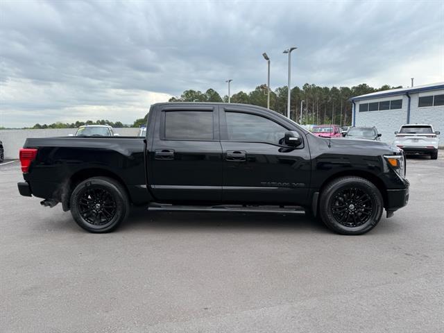 2018 Nissan TITAN SV