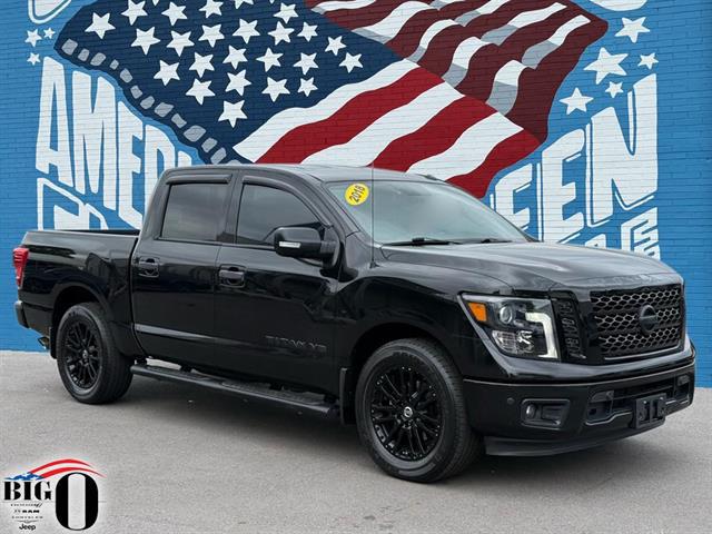 2018 Nissan TITAN SV