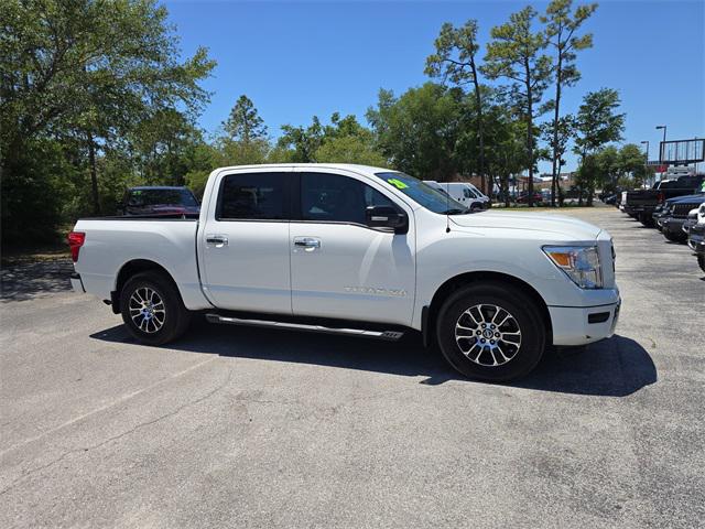 2020 Nissan TITAN Crew Cab SV 4x2