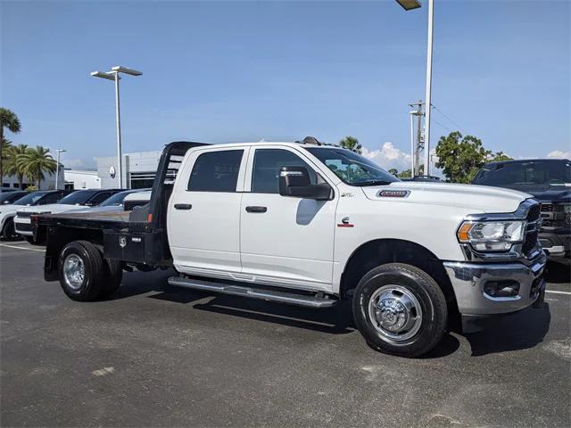 2023 RAM 3500 Tradesman Crew Cab 4x4 8 Box