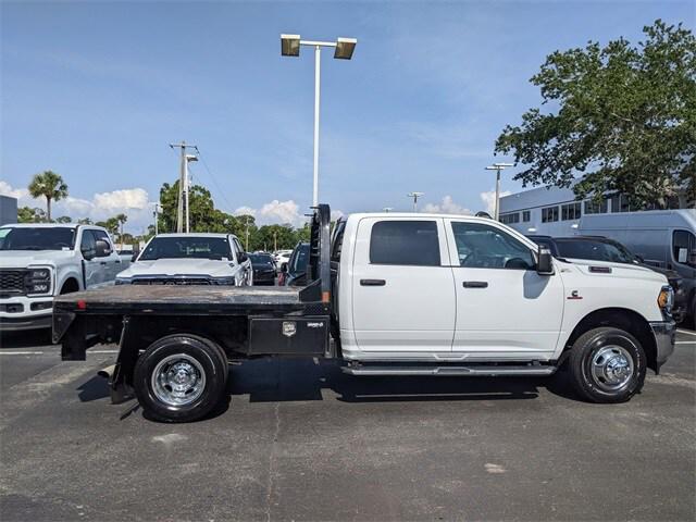 2023 RAM 3500 Tradesman Crew Cab 4x4 8 Box