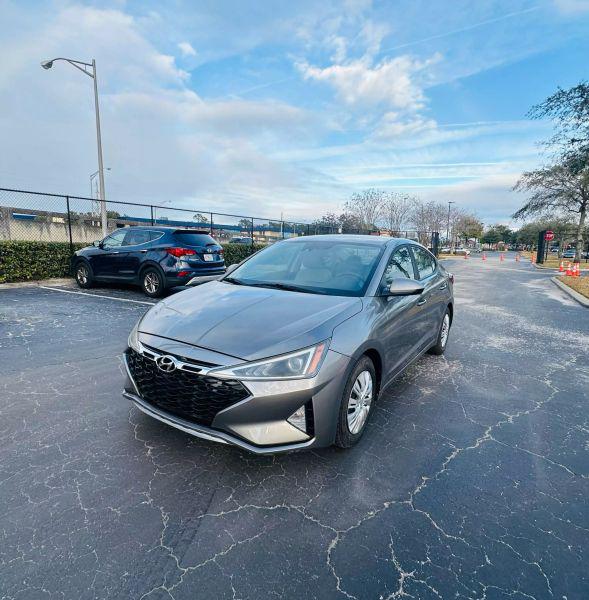 2020 Hyundai Elantra SE