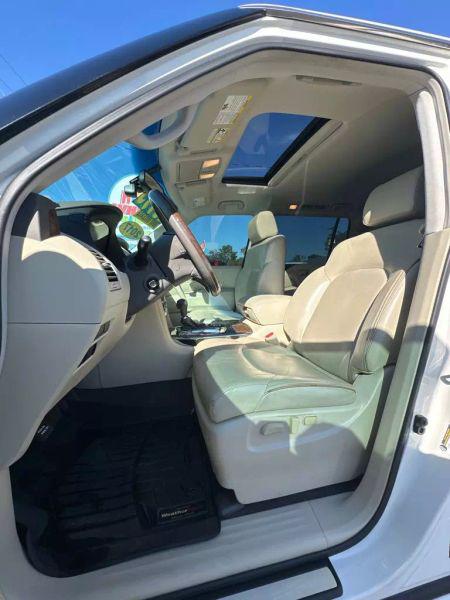 2017 INFINITI QX80 Base