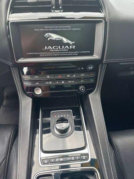 2018 Jaguar F-PACE 25t R-Sport