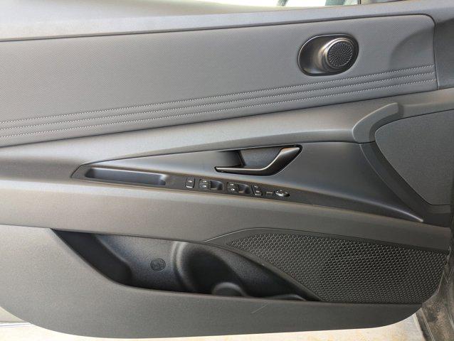 2025 Hyundai Elantra Blue - Photo 10