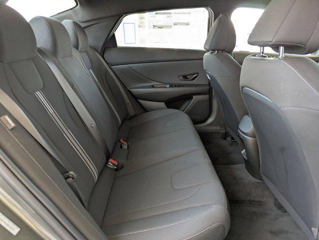2025 Hyundai Elantra Blue - Photo 24