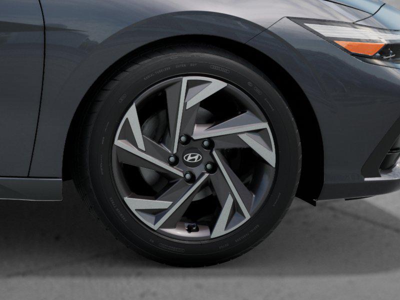 2025 Hyundai Elantra Limited - Photo 8