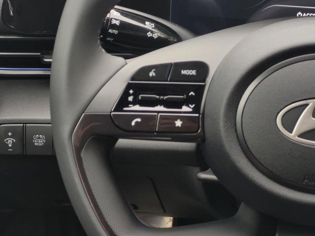 2025 Hyundai Elantra Blue - Photo 14