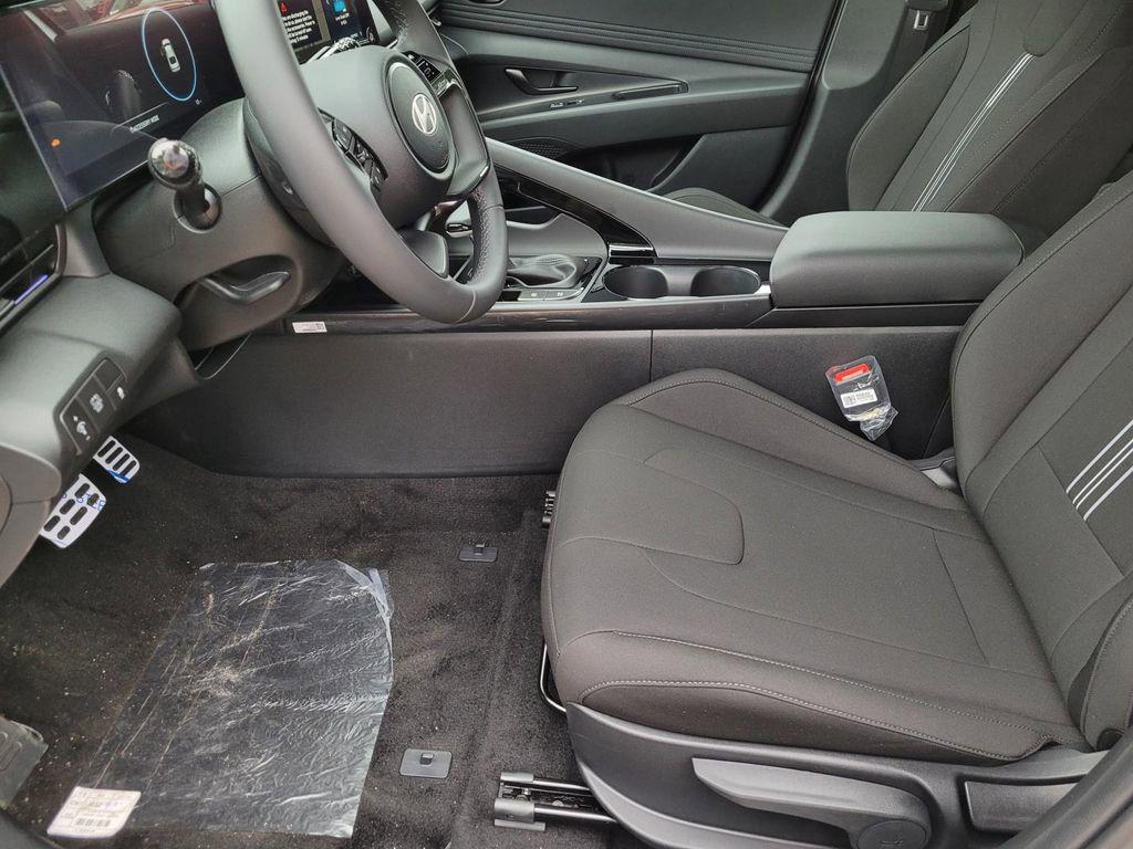 2025 Hyundai Elantra Blue - Photo 22