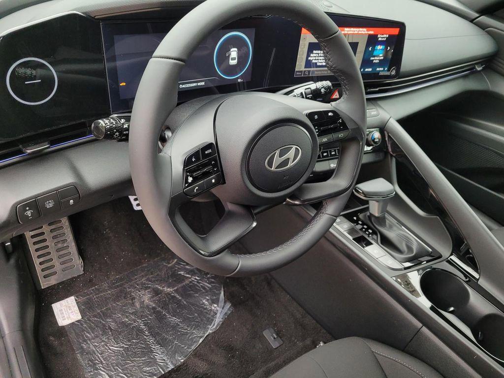 2025 Hyundai Elantra Blue - Photo 23