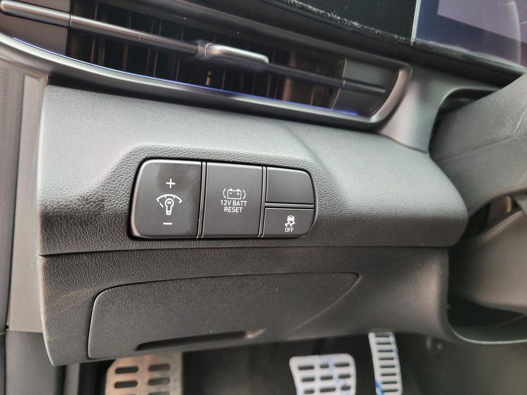 2025 Hyundai Elantra Blue - Photo 24