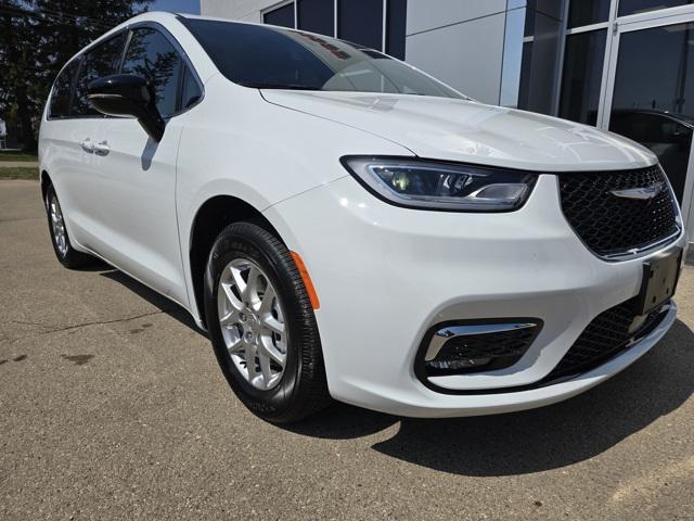 2025 Chrysler Pacifica PACIFICA SELECT