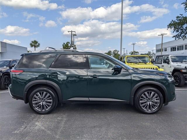 2023 Nissan Pathfinder SL FWD