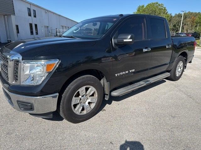 2018 Nissan TITAN SV