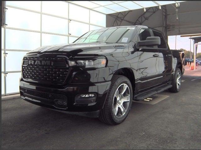 2025 RAM 1500 Tradesman Crew Cab 4x4 57 Box