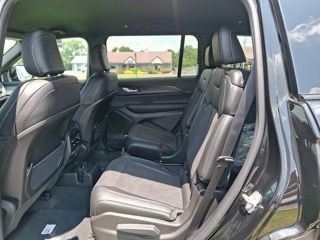 2025 Jeep Grand Cherokee L Altitude 4x4