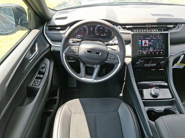 2025 Jeep Grand Cherokee L Altitude 4x4