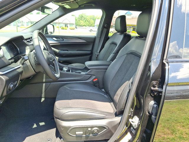2025 Jeep Grand Cherokee L Altitude 4x4
