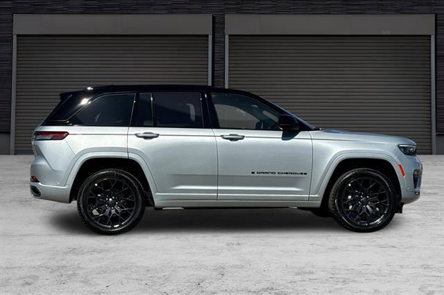 2025 Jeep Grand Cherokee GRAND CHEROKEE SUMMIT 4X4