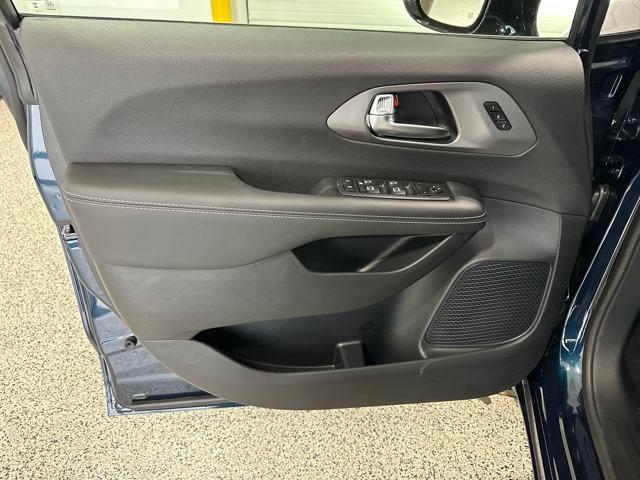 2025 Chrysler Pacifica PACIFICA SELECT AWD