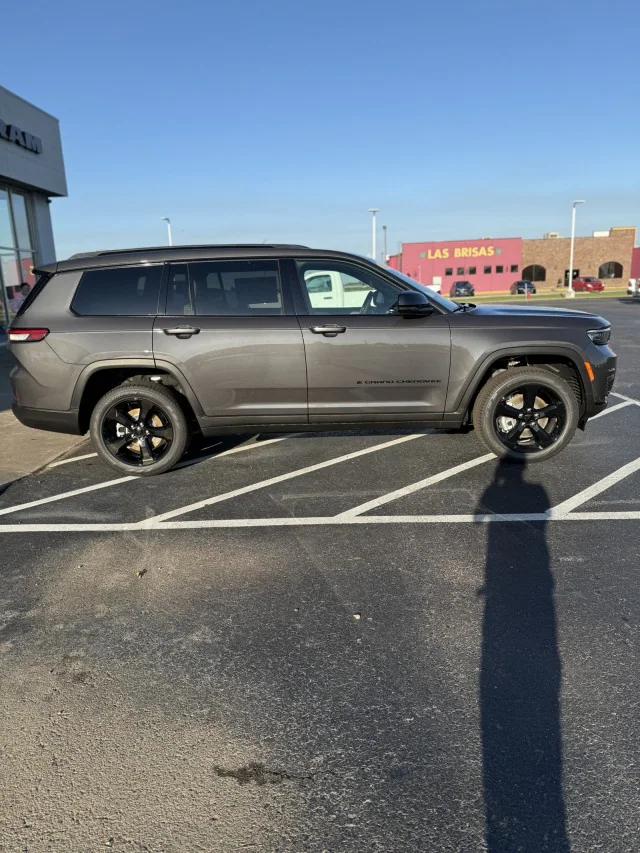 2025 Jeep Grand Cherokee GRAND CHEROKEE L LIMITED 4X4