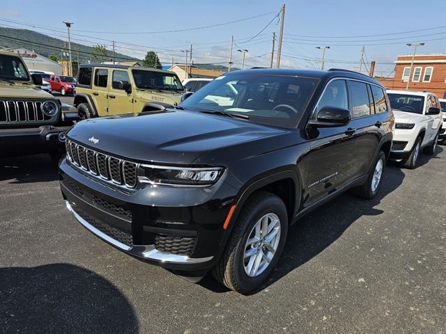 2025 Jeep Grand Cherokee GRAND CHEROKEE L LAREDO X 4X4